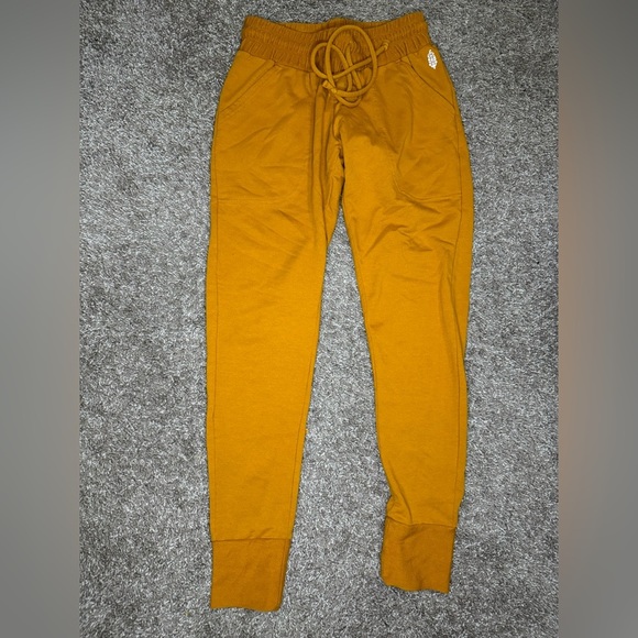 Free People Movement Sunny Skinny Sweatpant Jogger in Gold High Rise - Picture 2 of 7